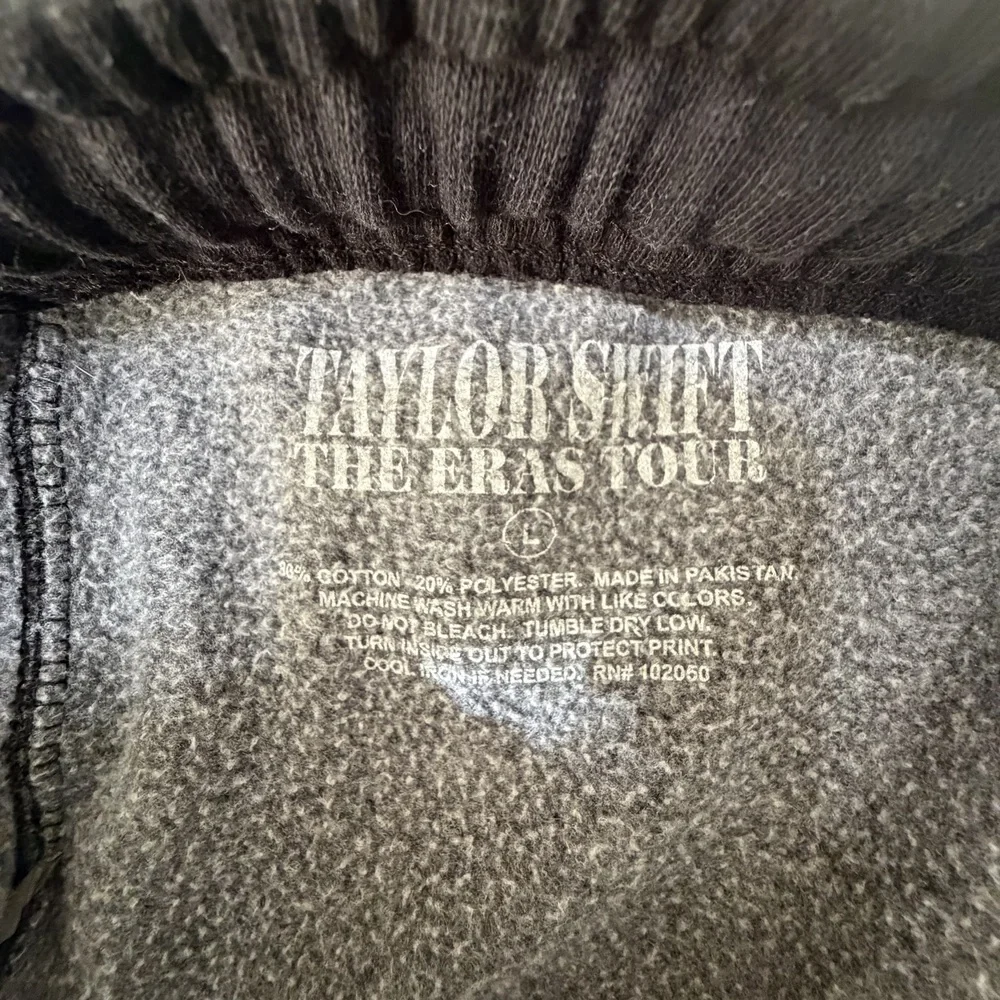 Taylor Swift The Eras Tour Black Jogger Sweatpants Size L - Picture 8 of 8